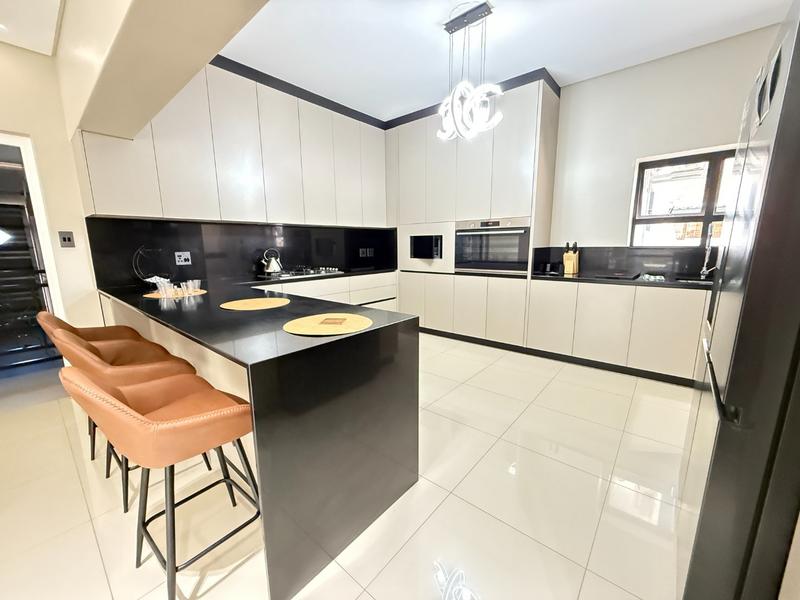5 Bedroom Property for Sale in Tafelzicht Western Cape
